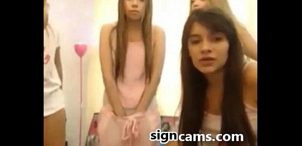  Three hot teens shows sexy body on webcam